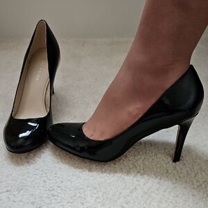 NWOT Marc Fisher Black Heels